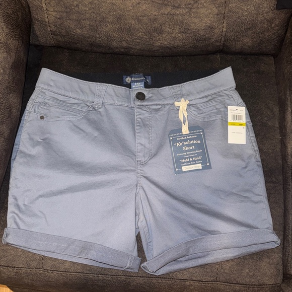 Democracy Women's flint Bermuda Ab-solution Shorts size 14P. NWT - Picture 1 of 3